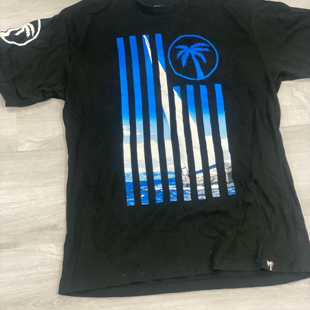 T-shirt graphic print